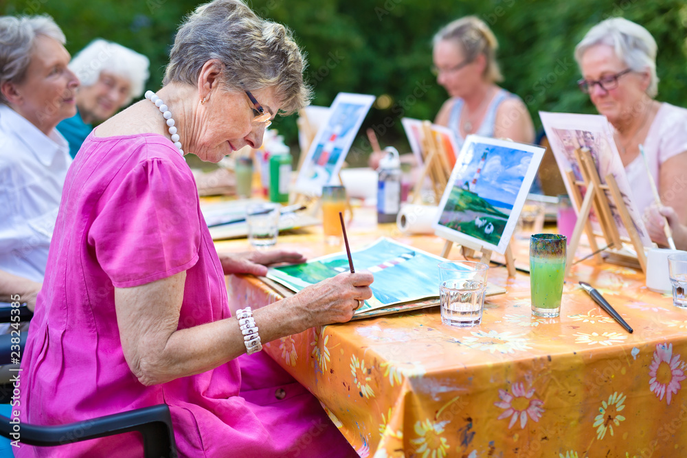 women painting